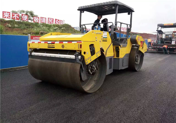 CC6200双钢轮13吨振动压路机